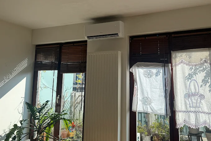 Realizacja klimatyzacji w Warszawie, Klimatyzacja przy oknie